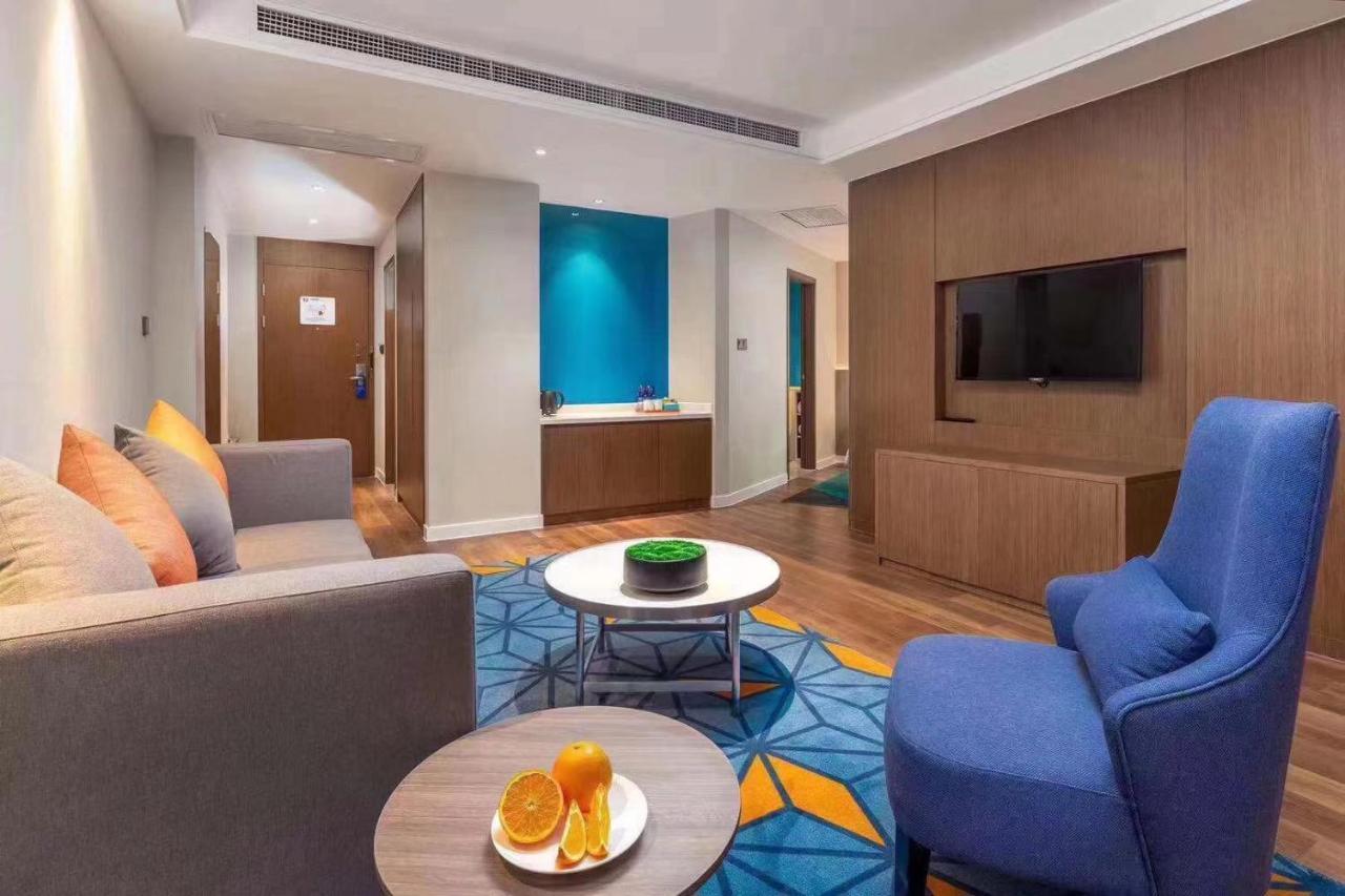 Holiday Inn Express - Wuhan Optical Valley By Ihg Exterior photo